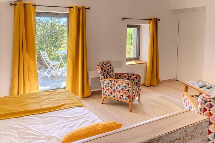 HLOAQU047V50ML03_Seyches_LeChai_2