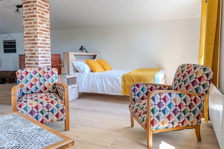 HLOAQU047V50ML03_Seyches_LeChai_6