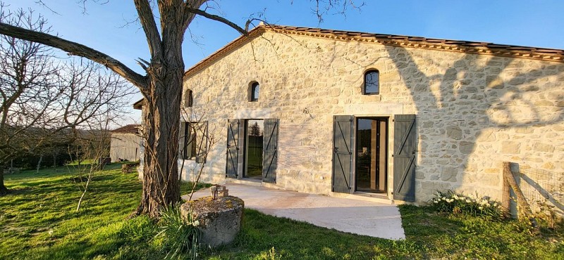 HLOAQU047V50ML03_Seyches_LeChai_7