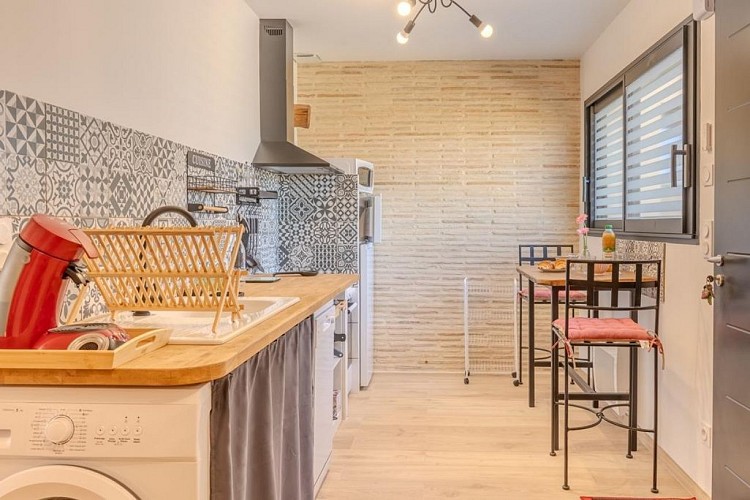 HLOAQU047V50ML03_Seyches_LeChai_0