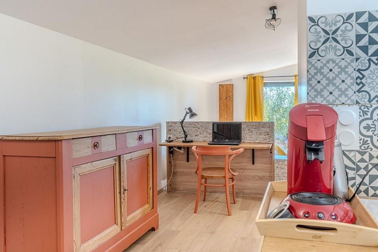 HLOAQU047V50ML03_Seyches_LeChai_8