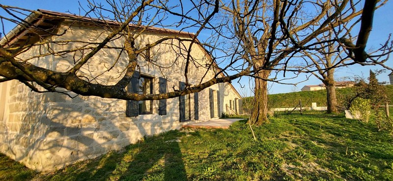 HLOAQU047V50ML03_Seyches_LeChai_11