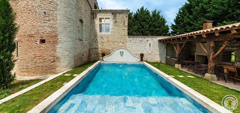 HLOAQU047V50ML0L_Bruch_ManoirPons_photo1