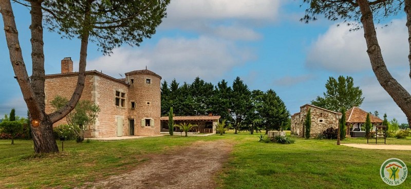 HLOAQU047V50ML0L_Bruch_ManoirPons_photo