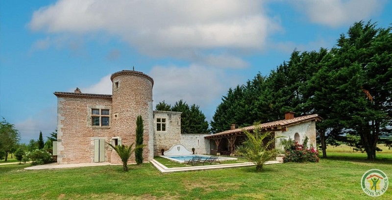 HLOAQU047V50ML0L_Bruch_ManoirPons_photo8