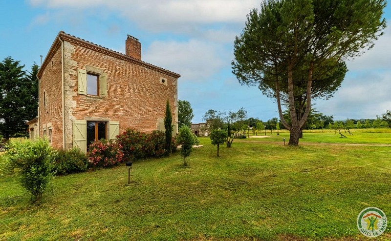 HLOAQU047V50ML0L_Bruch_ManoirPons_photo10