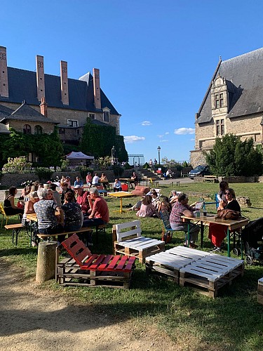 Guinguette À La Bonheur