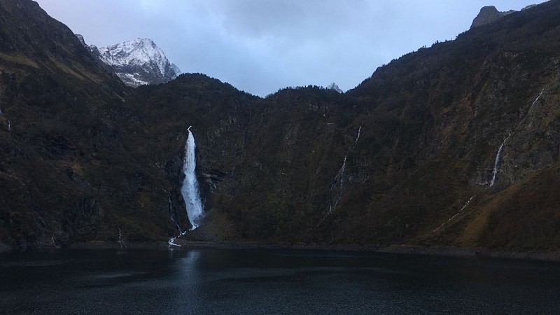 lac-d-oo-refuge-cascade-oo-pyrenees31