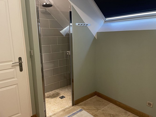 CFA49355-B50F-44F0-AFF8-4F721B290AFF_1_105_c