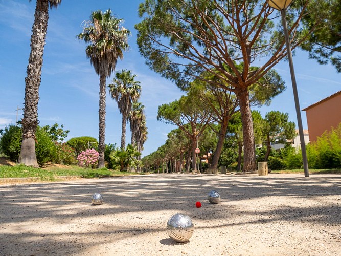 Pista de petanca en la Rambla