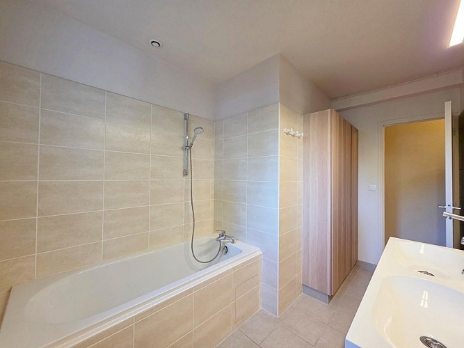 469024-12_23G1674_e52cde1eaa0c783cba69983f2133f167