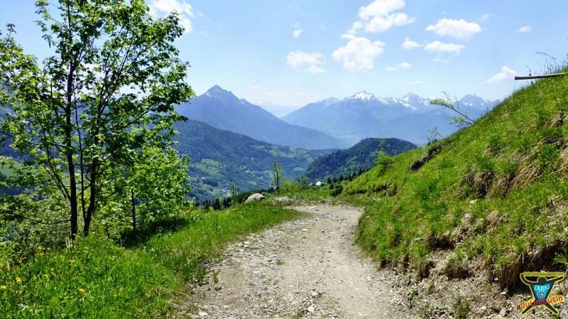 Descente vers Crêt Vernand