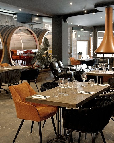 salle et tonneaux Tonneaux Père Magloire