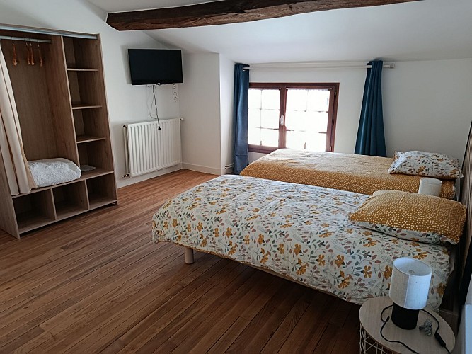 Chambre 2 - version 2 lits 1 place - Gîte les Vaux de Gâtine