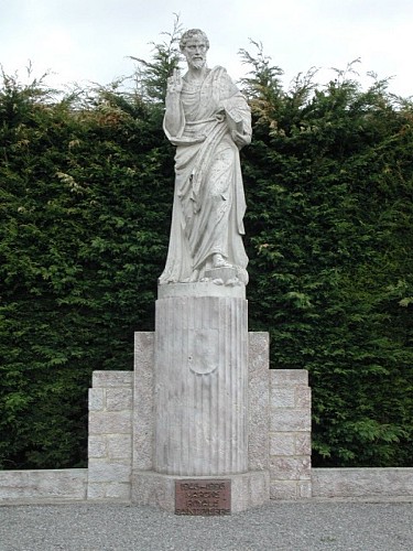 Monument à Saint Pierre
