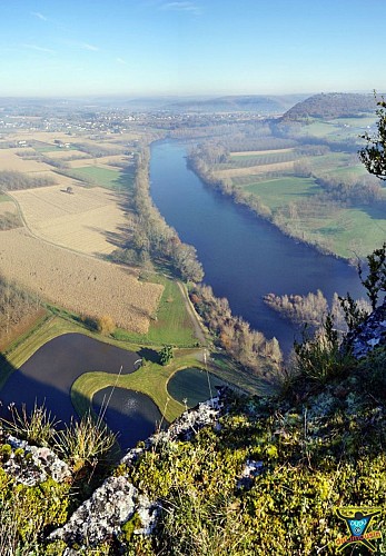 Panorama depuis le sentier menant au relais Tv du Roc Coulon