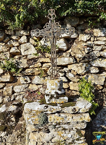 Blanzaguet - 2 fois à gauche - Direction Saint-Sozy par falaise