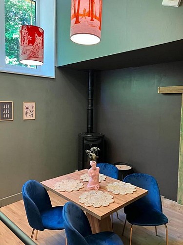 Table de la pièce à vivre (2025).