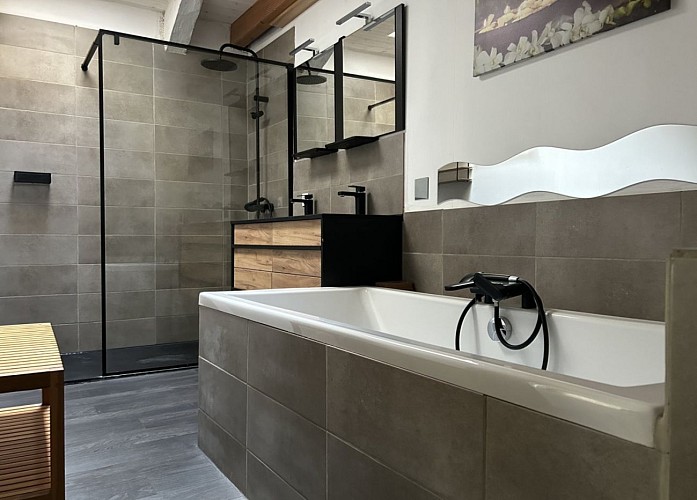 HLOAQU047V50MO89_grande07