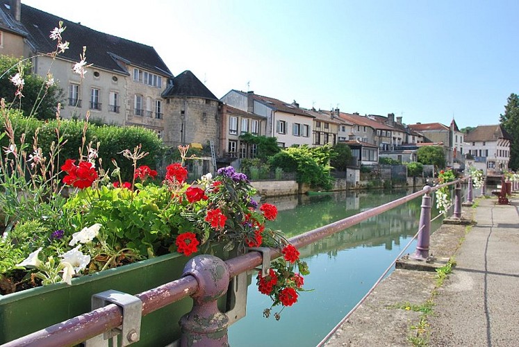 Le Quai des Peceaux à Joinville