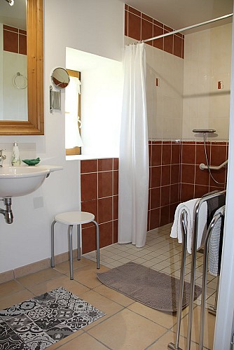 salle d'eau, wc privés. Chêne des Marais