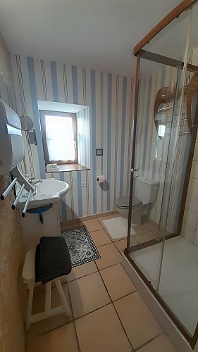 salle d'eau wc privés. Fleur de Lin