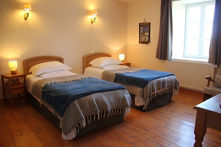 les Passereaux près de chambre Fleur de Lin