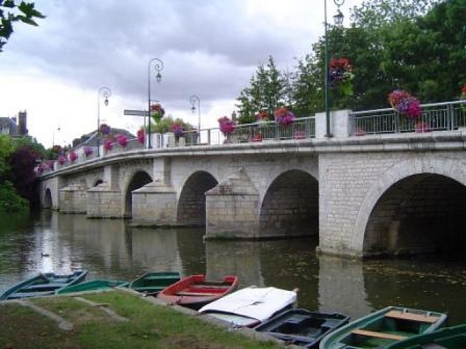 Le Pont de Cloyes-sur-le-Loir
