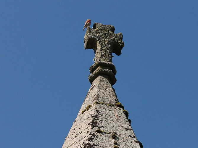 lanterne des morts La Souterraine détail