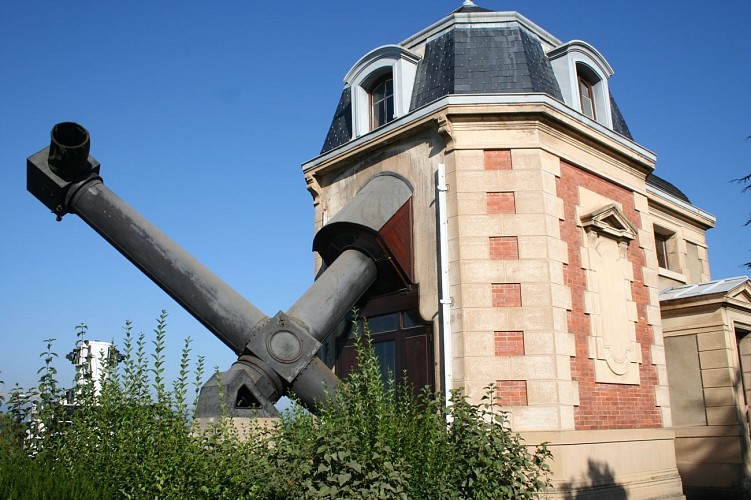 Lunette équatoriale coudée