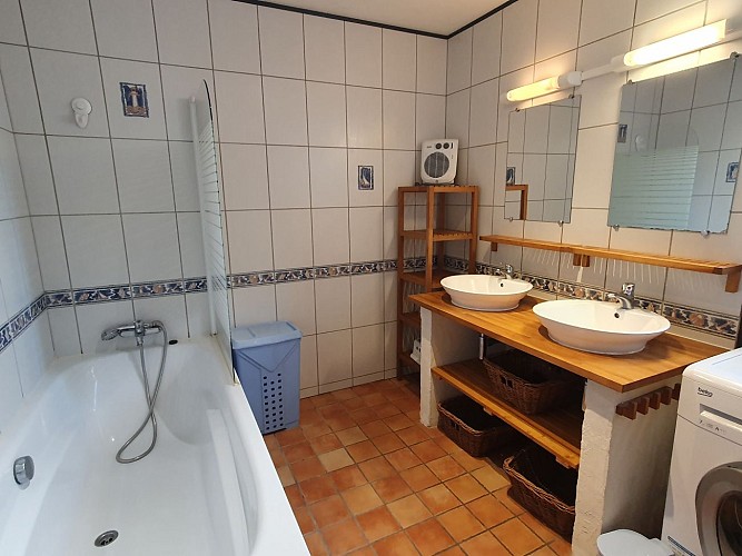 Gîte de l'Aubinerie - 5 personnes avec piscine, étang et bois à Port-Saint-Père