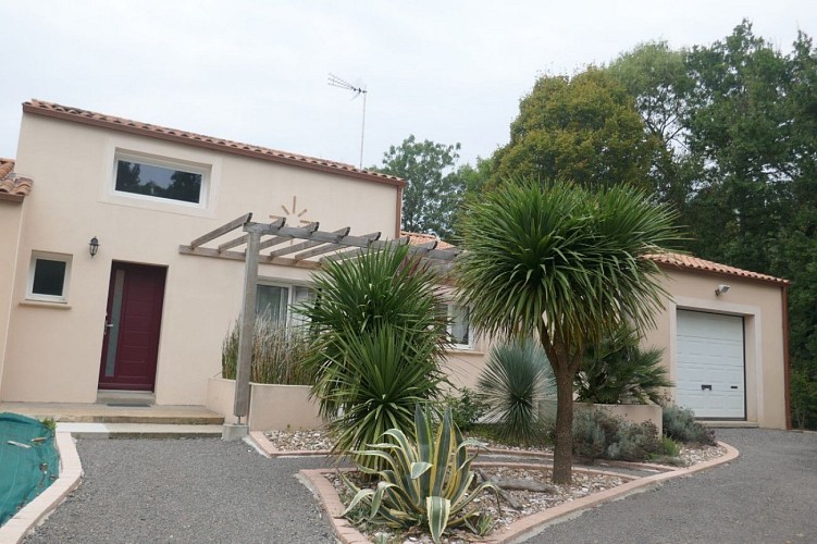 Maison de campagne avec grand jardin située à Martinet