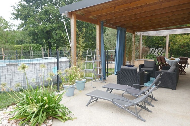 Maison de campagne avec grand jardin située à Martinet