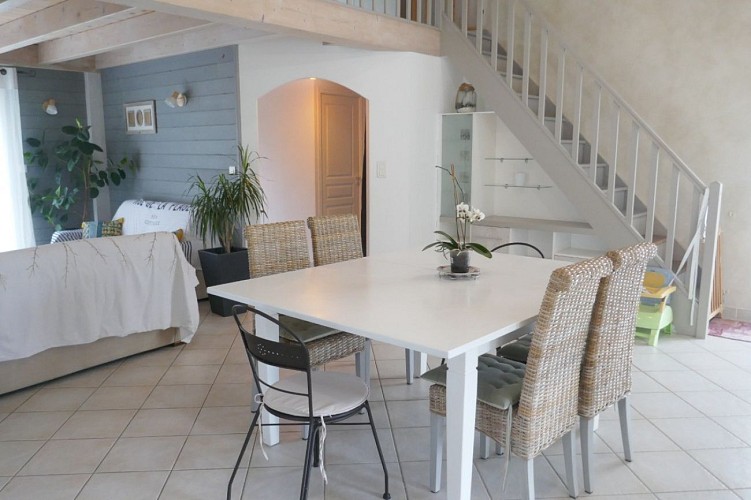 Maison de campagne avec grand jardin située à Martinet