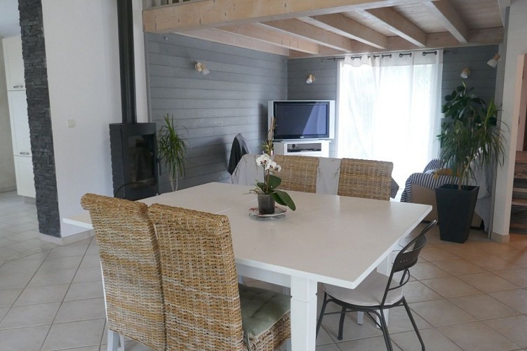 Maison de campagne avec grand jardin située à Martinet