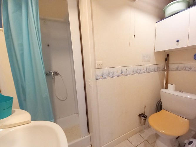 Salle de douche entière