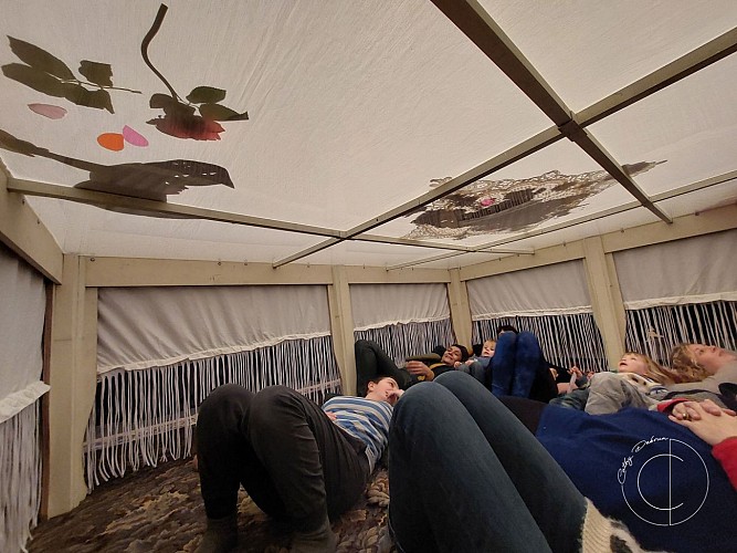 VILLAGES EN SCÈNE : Sous la table - Cie Les Zerkiens