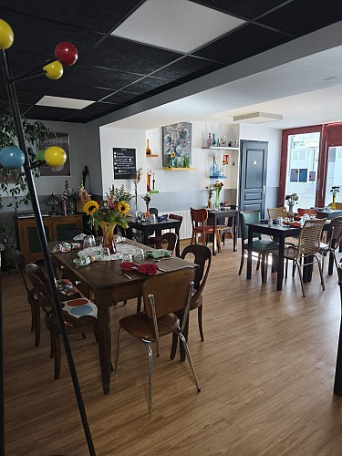 Les Pieds Sous La Table d'Adeline