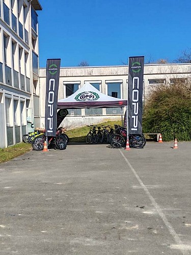 Legendary bike entrée