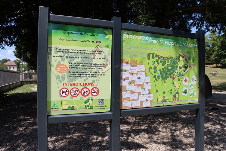 Promenade à pied au fil des arbres du Clos Claret