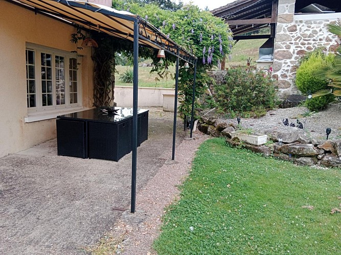 Gite de la Petite Lisonne - commune de Marval en Haute-vienne - Limousin - vue sur l'étang _8