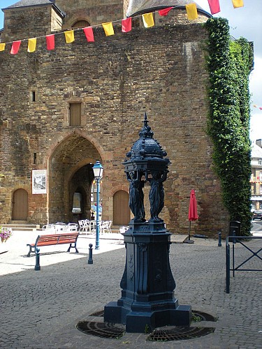 arrière Porte-Horloge Vire Normandie TIS