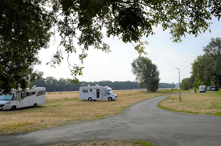 AIRE CAMPING-CARS DE CUNAULT