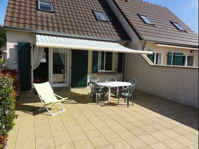 H8198-saint-martin-de-brehal-1