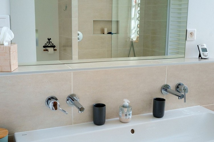 villa-les-roses-sdb © Deyan Christakiev