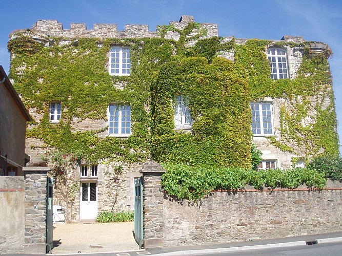 GITE CHÂTEAU DE MONTREVAULT