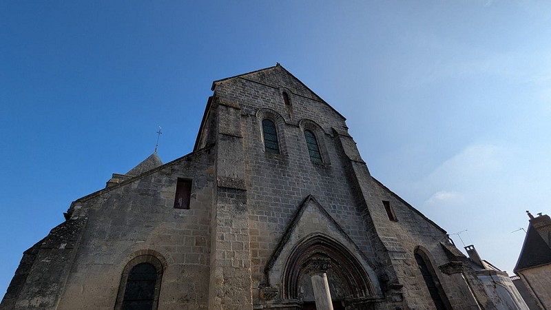 Vue extérieure de l'église de Bruyères II