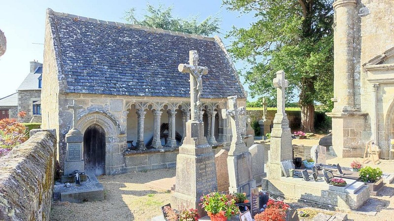 Ossuaire - Eglise Saint Sylvestre | Plouzélambre