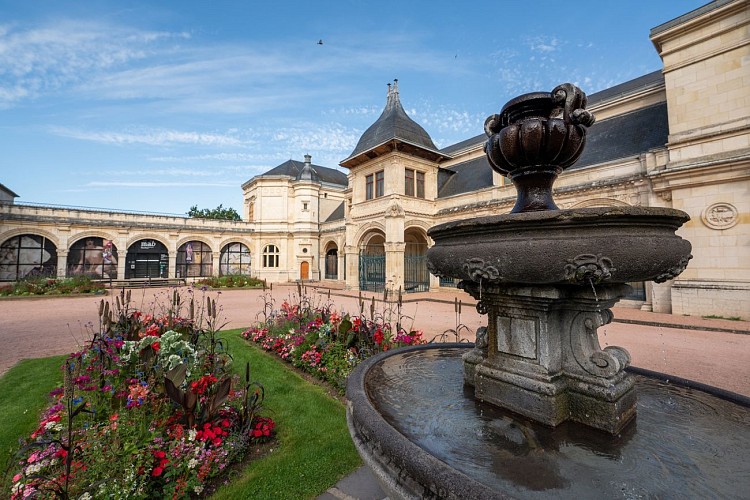 Moulins, capital of the Bourbons and its triptych