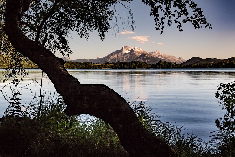 Lac de Pierre Châtel
